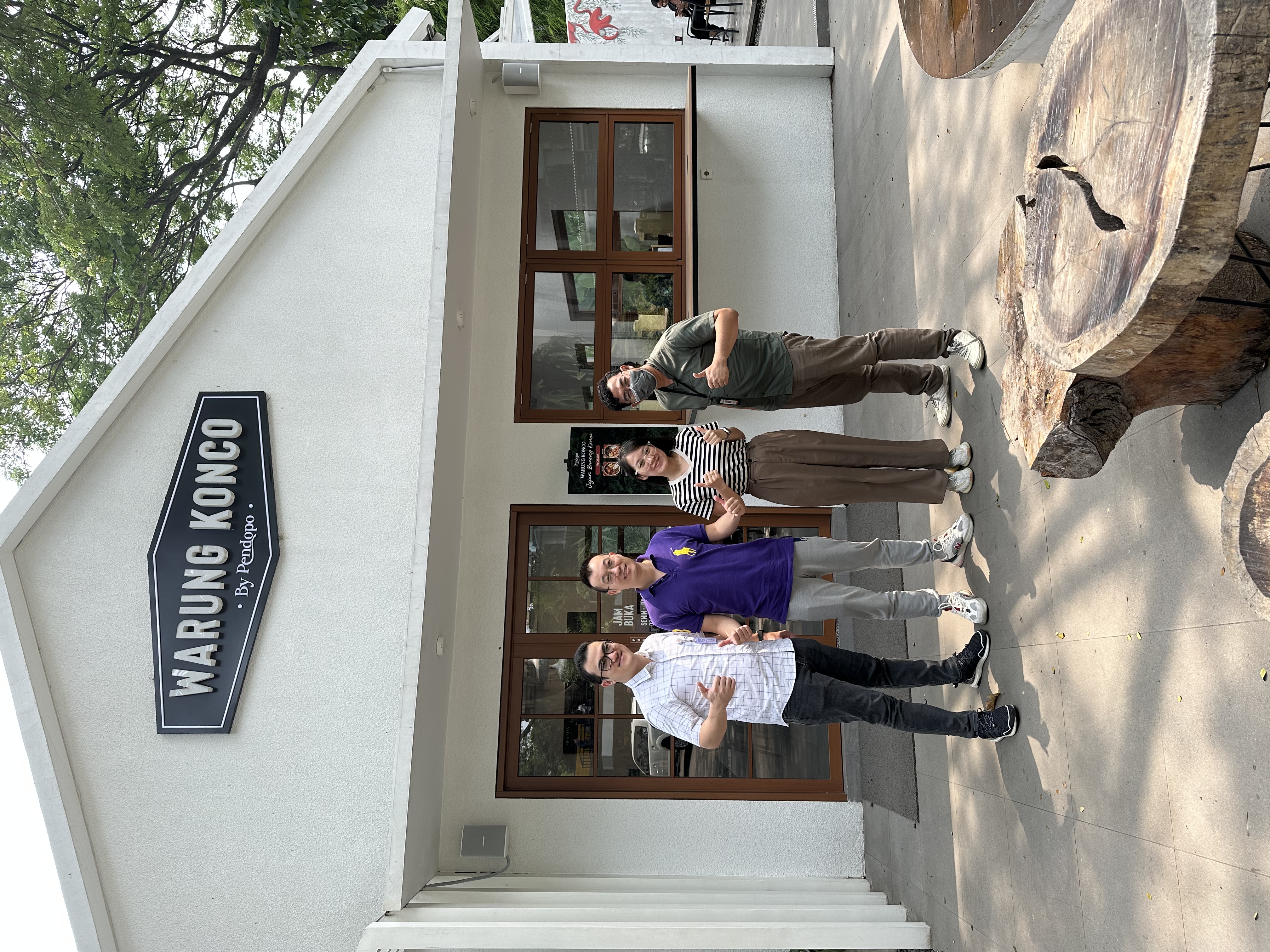 CarToyFactory team during an overseas market visit
